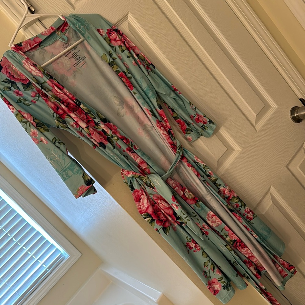 Posh peanut labor and delivery robe